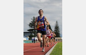 Loic sur 5000 Photo Athle 632